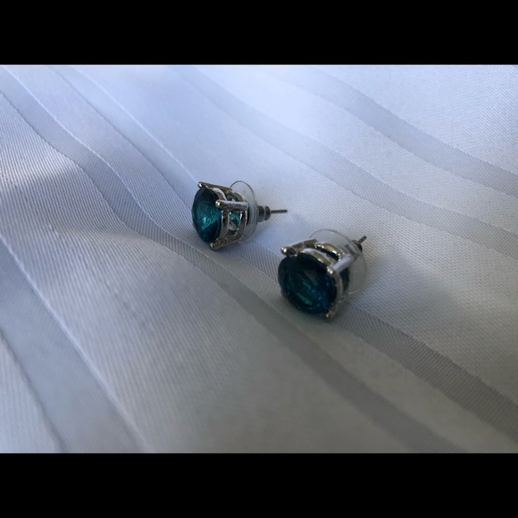 Teal stud earrings - Picture 3 of 3